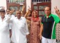 हिसार जीत के बाद खुशी जाहिर करते संजय के माता,पिता , कोच राजेंद्र सिहाग