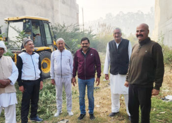 HSVP प्रशासन के सहयोग से सेक्टर 9-11 में कंटीली झाड़ियां हटाने का कार्य शुरू हुआ