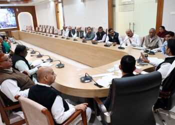 सैक्टर 9-11 आरडब्ल्यूए का प्रतिनिधिमंडल सैक्टर की समस्याओं को लेकर नगर निगम कमिश्नर से मिला