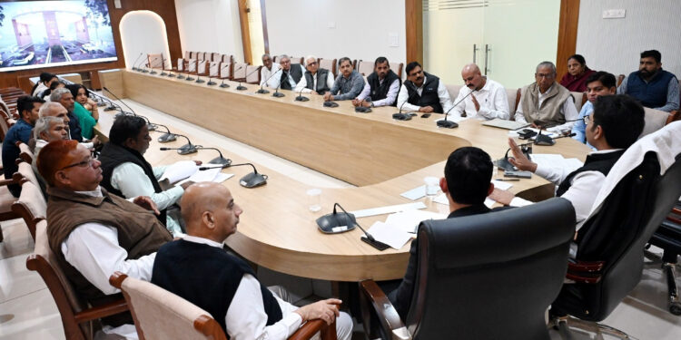 सैक्टर 9-11 आरडब्ल्यूए का प्रतिनिधिमंडल सैक्टर की समस्याओं को लेकर नगर निगम कमिश्नर से मिला