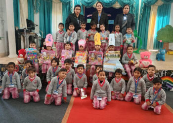 कहानी सुनाओ प्रतियोगिता में प्रियांश व साहिल ने पाया प्रथम स्थान