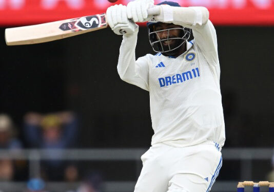 भारत-ऑस्ट्रेलिया तीसरा टेस्ट: फॉलोऑन से बची टीम इंडिया 🇮🇳🏏