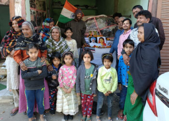 राजेश हिन्दुस्तानी ने शहीदों को किया नमन