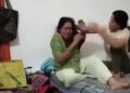 बेटी ने मां को पीटा, बाल पकड़कर घसीटा – प्रॉपर्टी के लालच में बर्बरता