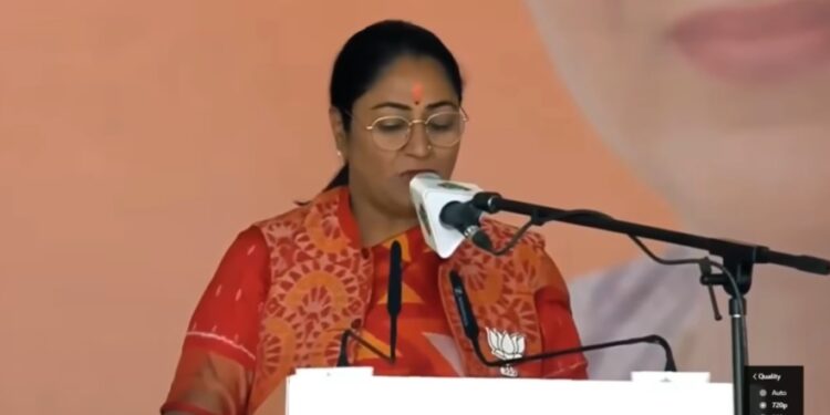 रेखा गुप्ता बनीं दिल्ली की 9वीं मुख्यमंत्री: शीशमहल में नहीं रहेंगी, महिलाओं को 8 मार्च तक मिलेगी सहायता राशि