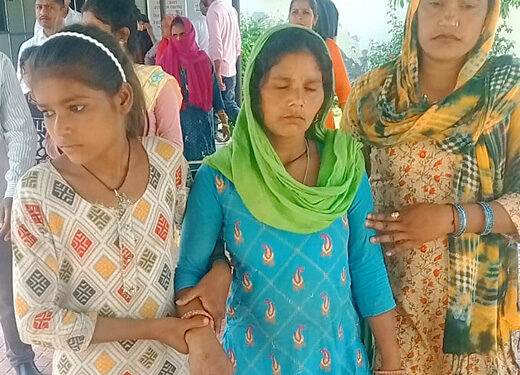 चोरी के शक में महिला के साथ ज्यादती करने वाले पुलिस कर्मियों के खिलाफ हो सख्त कानूनी कार्यवाही : संजय चौहान