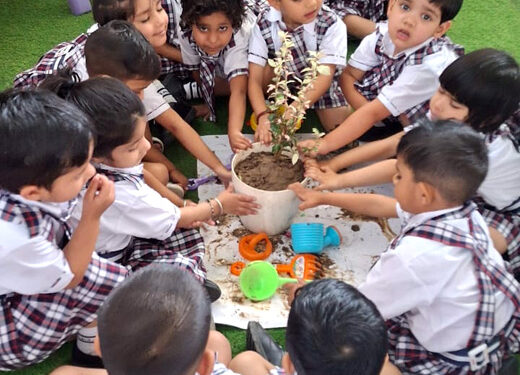 स्मॉल वंडर सैक्टर-15 में मनाया गया अर्थ-डे, जागरुकता रैली निकाली