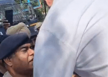सांसद सैलजा की मीटिंग में MLA सेतिया ने किया हंगामा : MLA सेतिया गेट कूदकर  पहुंचे अंदर, पुलिस से हुई तीखी झड़प — समर्थकों के बीच धक्का-मुक्की