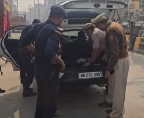 हांसी में सर्च ऑपरेशन हुआ तेज :दिल्ली ब्लास्ट के बाद पुलिस होटलो और धर्मशालाओं की कर रही जांच , सीमाओं पर नाकाबंदी, स्निफर डॉग से तलाशी की जा रही है