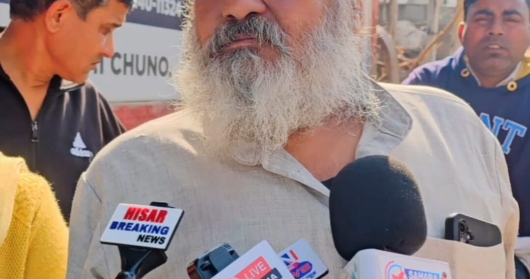 हिसार में दीवार विवाद ने लिया हिंसक रूप: गुरुद्वारा ग्रंथी की पगड़ी उतारी, भतीजी से मारपीट का आरोप