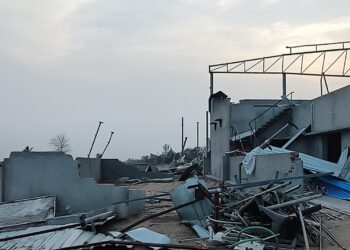 एक मिनट में 3 बार आया तूफान, और ले गया 15 गायों की जान
